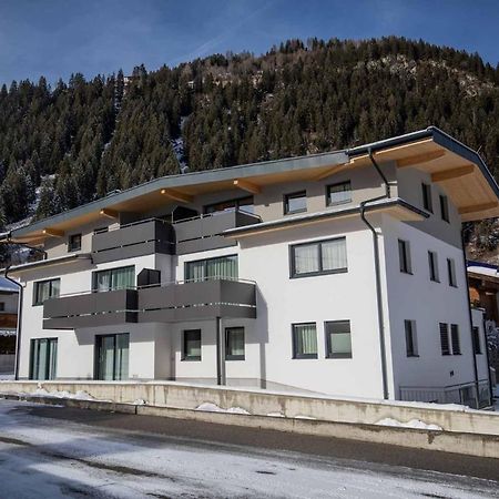 Ferienhaus Gipfelblick Neustift im Stubaital Bagian luar foto