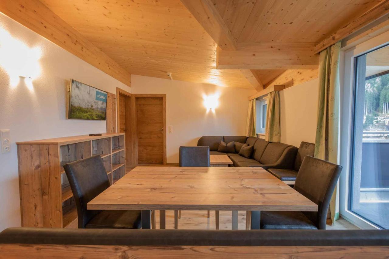 Ferienhaus Gipfelblick Neustift im Stubaital Bagian luar foto