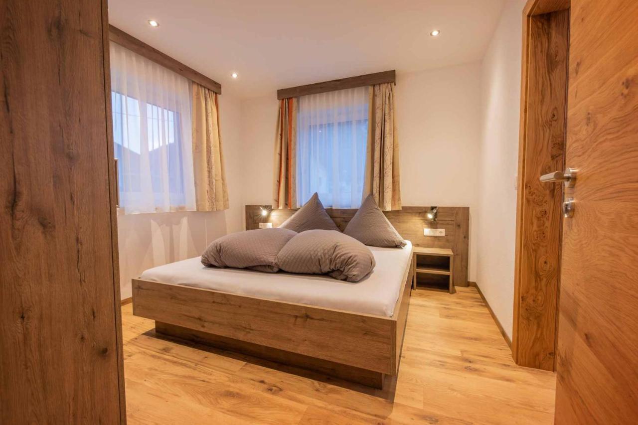 Ferienhaus Gipfelblick Neustift im Stubaital Bagian luar foto