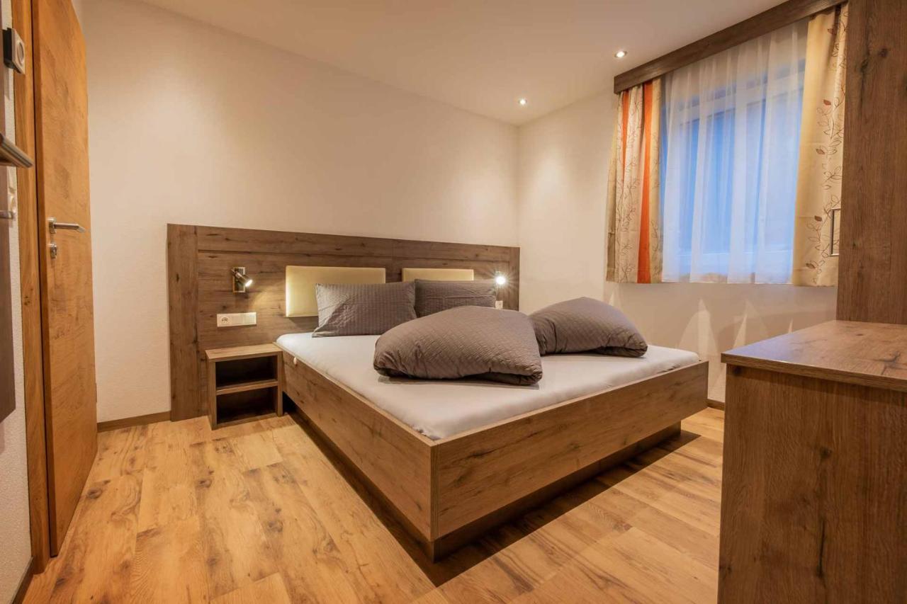 Ferienhaus Gipfelblick Neustift im Stubaital Bagian luar foto