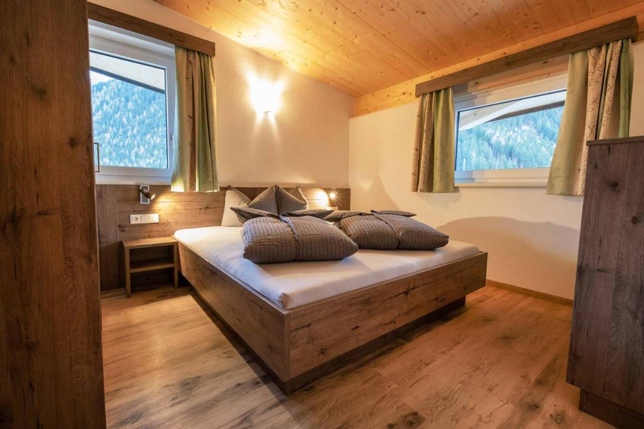 Ferienhaus Gipfelblick Neustift im Stubaital Bagian luar foto