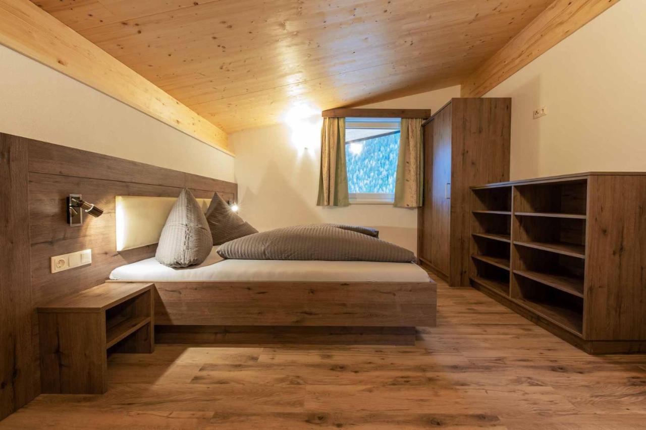 Ferienhaus Gipfelblick Neustift im Stubaital Bagian luar foto