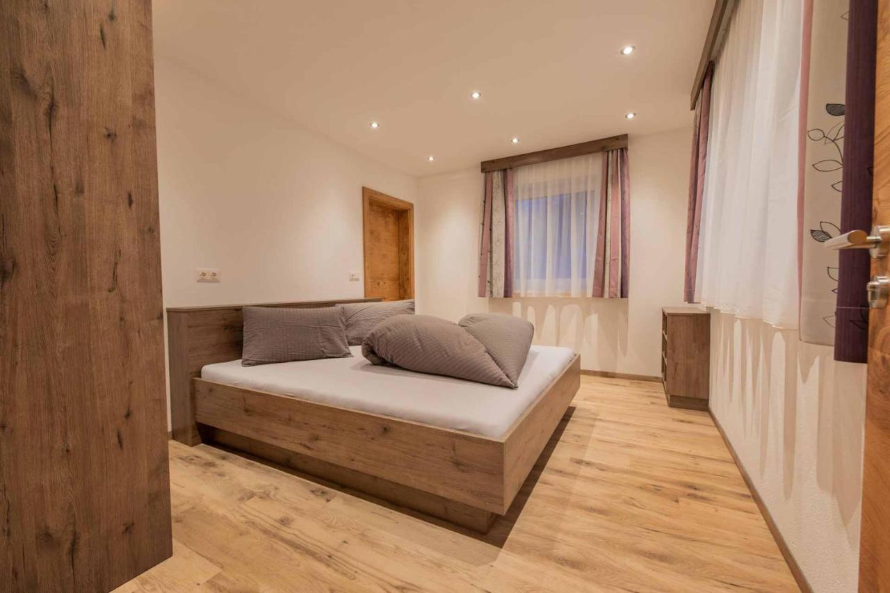 Ferienhaus Gipfelblick Neustift im Stubaital Bagian luar foto